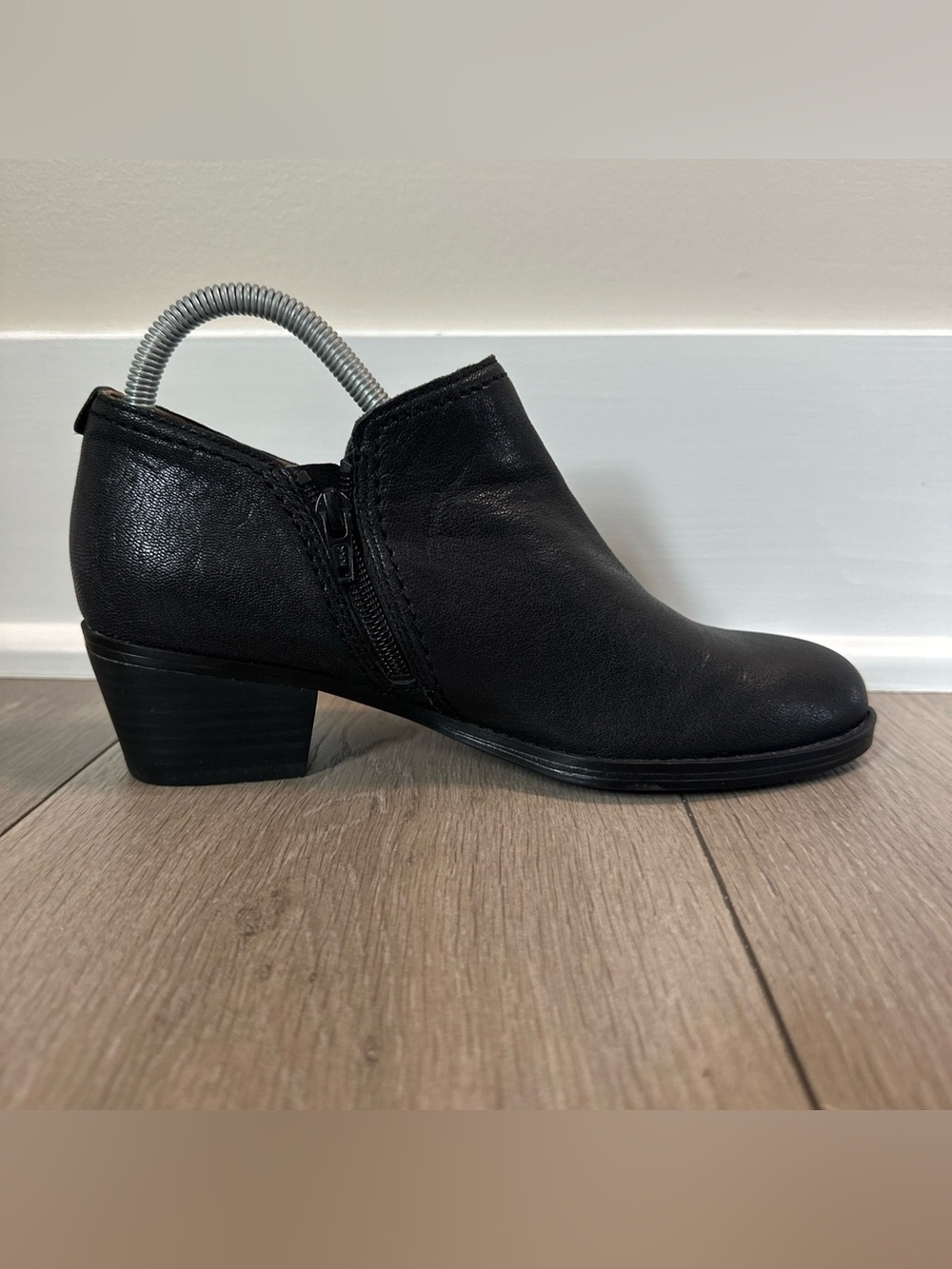 Naturalizer Zarie Womens Size 7.5 W Black Leather Ankle Booties Zip-Up Boots - Picture 10 of 12